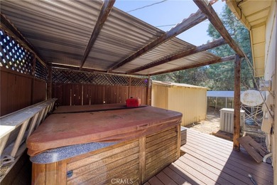 Hello NEW Roof ! Cute house, large lot, lots of parking, garage - photo 23
