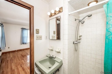 Welcome home to this spacious and well-maintained 3 bedroom, 3 - photo 27
