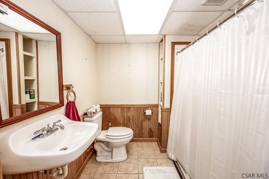 Welcome home to this spacious and well-maintained 3 bedroom, 3 - photo 32