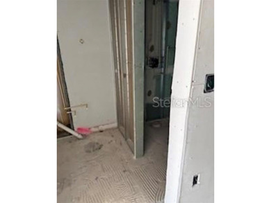 Building is closed and unable to be accessed for showings due to - photo 6