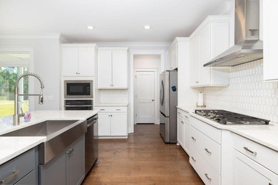 MOVE IN READY, CLOSE PROXIMITY TO RECENTLY FINISHED COMMUNITY - photo 7