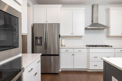MOVE IN READY, CLOSE PROXIMITY TO RECENTLY FINISHED COMMUNITY - photo 9