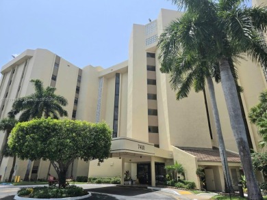Lake Condo For Sale in Lauderhill, Florida