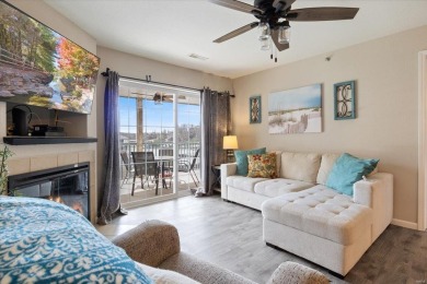 Lake Condo Sale Pending in Lake Ozark, Missouri