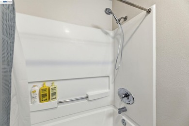 Beautifully updated ground-floor residence ideally situated in - photo 22