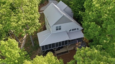SPECIAL OPPORTUNITY! WATERFRONT 4 BR + extra room with closet - photo 5