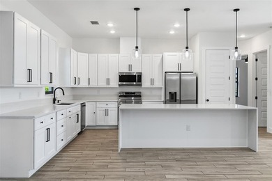 Virtually Staged. This exquisite home offers the perfect blend - photo 8