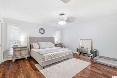 Welcome home to this beautifully maintained 3-bedroom, 2-bath - photo 4