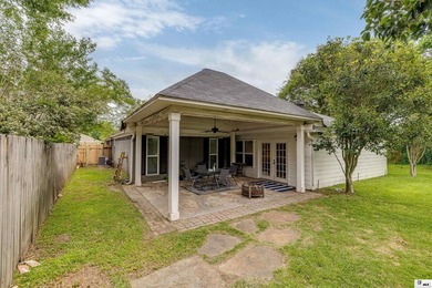 Welcome home to this beautifully maintained 3-bedroom, 2-bath - photo 5