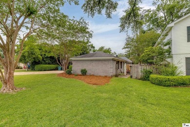 Welcome home to this beautifully maintained 3-bedroom, 2-bath - photo 8