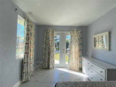 Looking for a lakefront home in Edgewater? Look no further! - photo 12