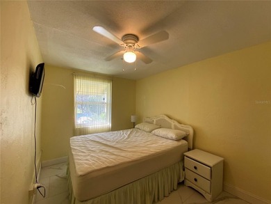 Looking for a lakefront home in Edgewater? Look no further! - photo 14
