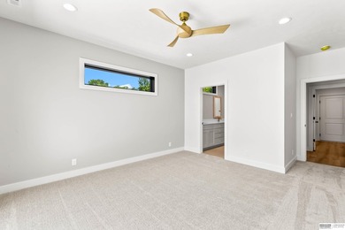 Wow! Sleek and modern 3 bed, 3 bath, 3 car ranch boasting 9 ft - photo 19