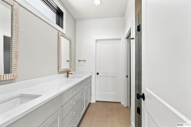 Wow! Sleek and modern 3 bed, 3 bath, 3 car ranch boasting 9 ft - photo 22