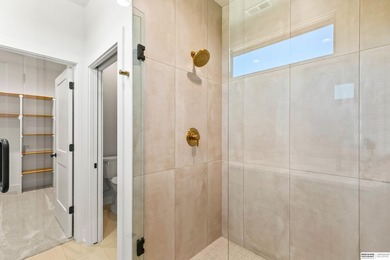 Wow! Sleek and modern 3 bed, 3 bath, 3 car ranch boasting 9 ft - photo 23
