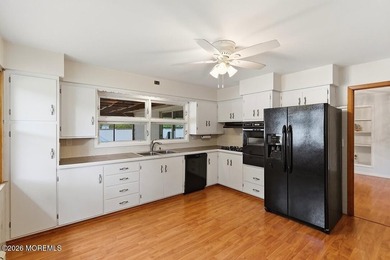 Truly unique property that must be seen in person to appreciate - photo 8