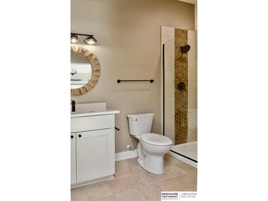 Wow! Sleek and modern 3 bed, 3 bath, 3 car ranch boasting 9 ft - photo 37