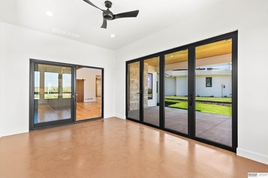 Wow! Sleek and modern 3 bed, 3 bath, 3 car ranch boasting 9 ft - photo 40