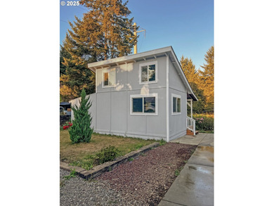 This 1,7817sq. ft. home offers 3 bedrooms and 3 bathrooms with - photo 4
