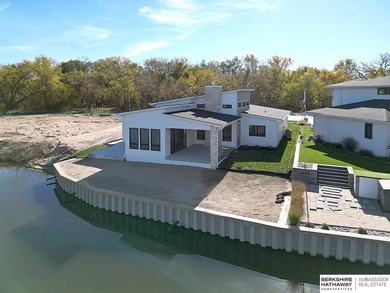 Wow! Sleek and modern 3 bed, 3 bath, 3 car ranch boasting 9 ft - photo 47