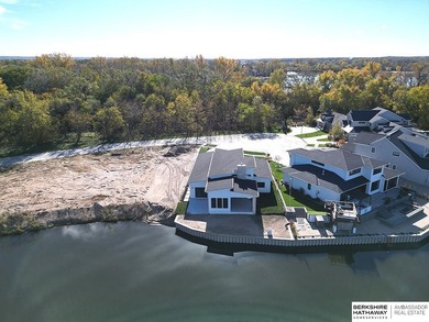 Wow! Sleek and modern 3 bed, 3 bath, 3 car ranch boasting 9 ft - photo 48