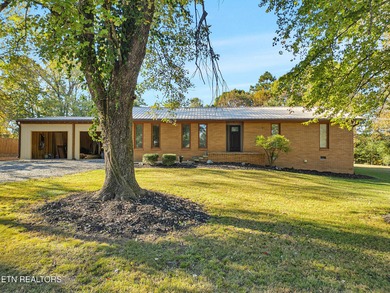 Fort Loudoun Lake Home For Sale in Louisville Tennessee