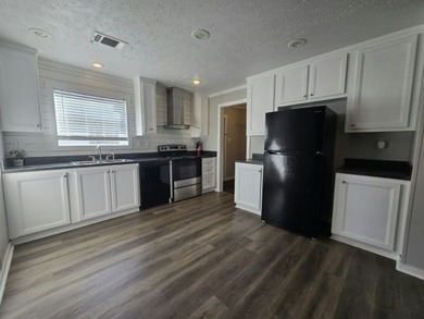 FIRST MONTH SITE RENT FREE WHEN PURCHASED! Prefer to rent? For a - photo 3