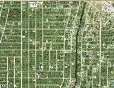 Nice lot locates in a quiet area of Port Charlotte with new - photo 2