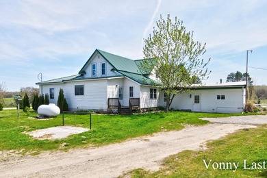 Presenting a beautiful 30 acre parcel of land with open farm - photo 6
