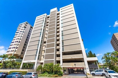 Beautifully renovated move in ready unit. This residence offers - photo 22