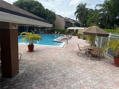 Well maintained and very spacious 3/2.5 townhome in Woodmont - photo 26