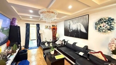 Discover an ideal starter home in the heart of Rosedale, Queens - photo 2