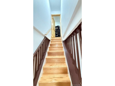 Discover an ideal starter home in the heart of Rosedale, Queens - photo 8