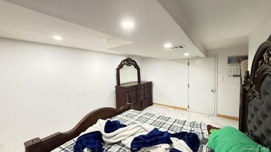 Discover an ideal starter home in the heart of Rosedale, Queens - photo 10