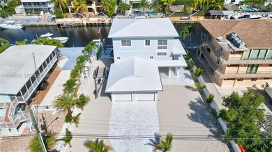 Welcome to a stunning, fully remodeled coastal retreat in the - photo 4