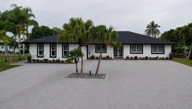 Welcome to this fully reimagined luxury residence in Davie - photo 1