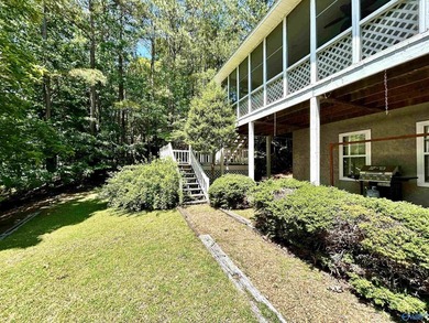 Lakefront living on beautiful Weiss Lake! This well-maintained - photo 3