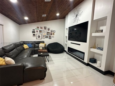 Welcome to this fully reimagined luxury residence in Davie - photo 10