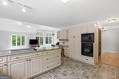 Welcome to 205 Mill Creek Circle on beautiful Lake Hartwell! - photo 12