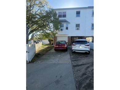 Welcome to this spacious two-dwelling duplex in the heart of - photo 1