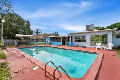 Welcome to this well-maintained 4-bedroom, 2-bathroom home - photo 33