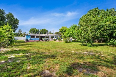 Welcome to this well-maintained 4-bedroom, 2-bathroom home - photo 39