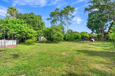 Welcome to this well-maintained 4-bedroom, 2-bathroom home - photo 40