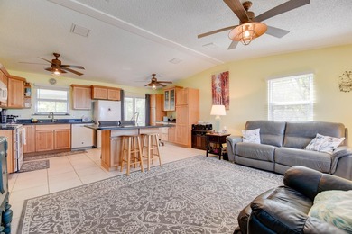 Located in the peaceful National Key Deer Refuge, this charming - photo 2