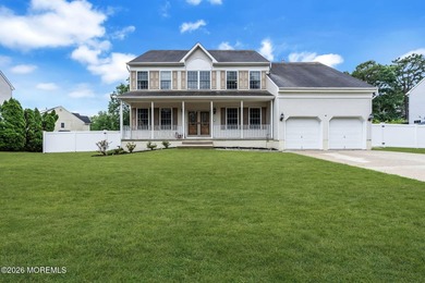 Welcome to this spacious 4-bedroom, 3.5-bath Center Hall - photo 5