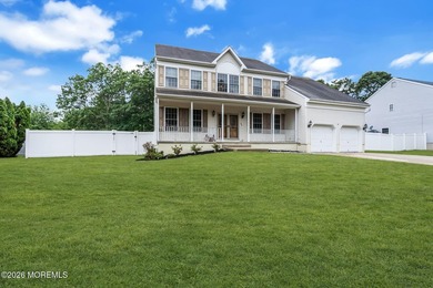 Welcome to this spacious 4-bedroom, 3.5-bath Center Hall - photo 8