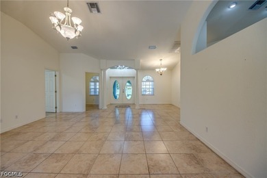 Presenting 4341 SW 25th Ct, a Lovely 4BD/3BA/2CG Pool Home - photo 7