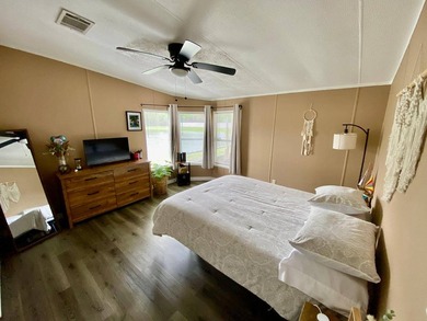 Welcome to your dream home! This double-wide mobile home is a - photo 14