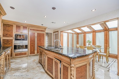 Welcome to 10 Arbutus Way! This stunning custom-built - photo 18