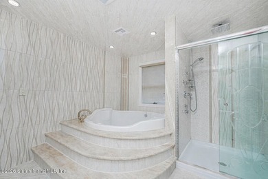Welcome to 10 Arbutus Way! This stunning custom-built - photo 26